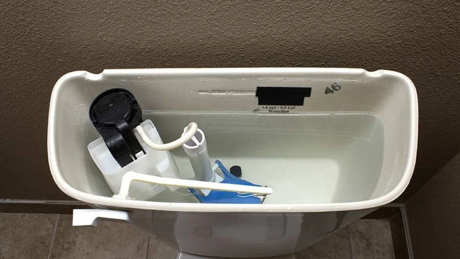 Toilet fill valve and flapper repair in Denton, TX